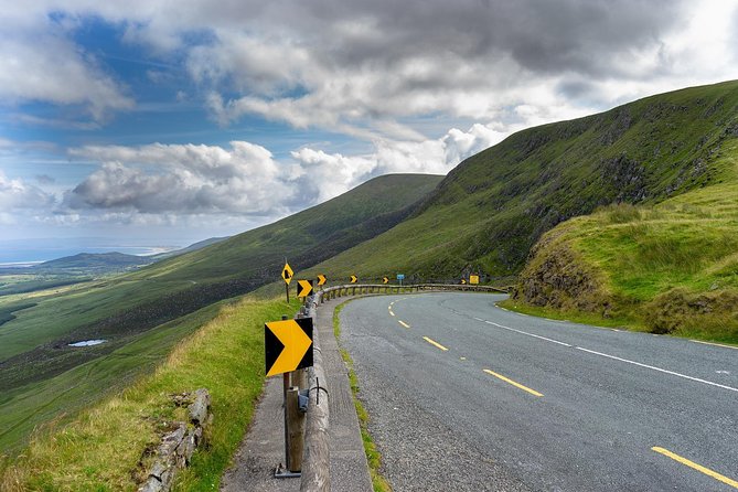 4-Day Blarney Castle, Ring of Kerry, Cliffs of Moher & Connemara - Galway evening and the Connemara finish