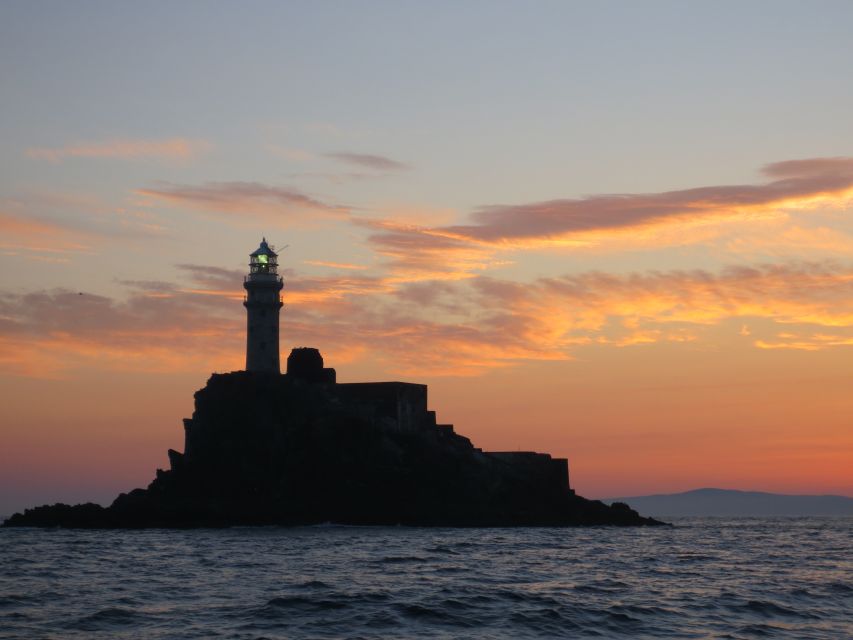 Baltimore Harbor: Sunset Cruise to Fastnet Rock Lighthouse - Finding the Wave Chieftain at Baltimore Pier