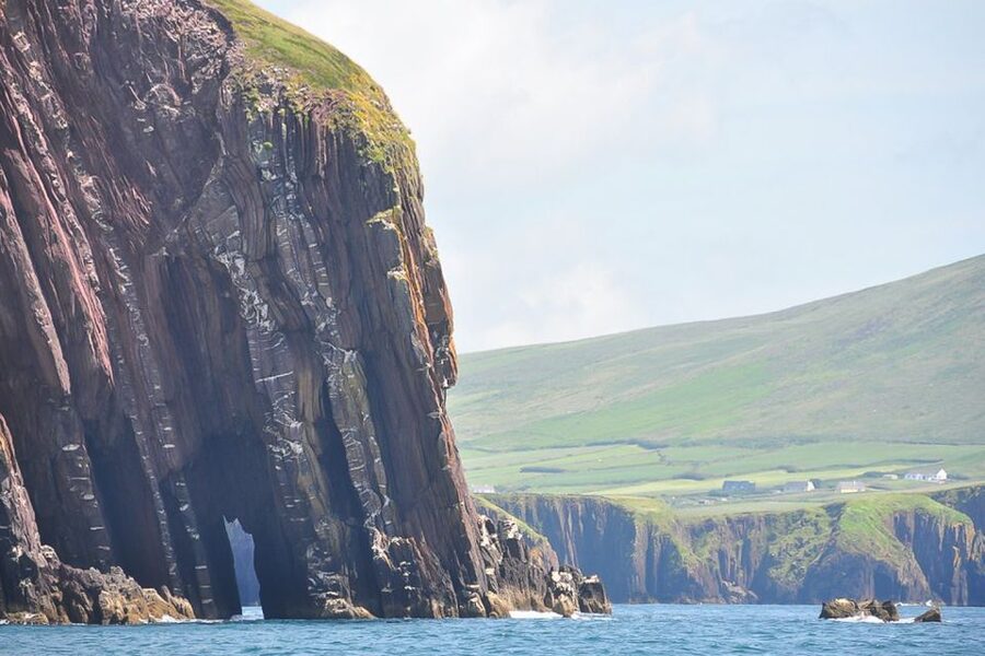 Best of Ireland 6-Day Backpackers Economy Tour - Guides, group size, and the feel of the coach