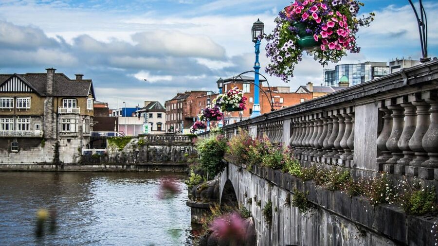 Best of Limerick: Private Walking Tour with a Local - Why a private walk works well in Limerick