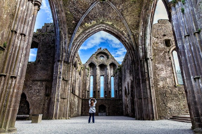 Blarney, Rock of Cashel & Cahir Castles Day Tour From Dublin - Blarney Castle and the famous stone