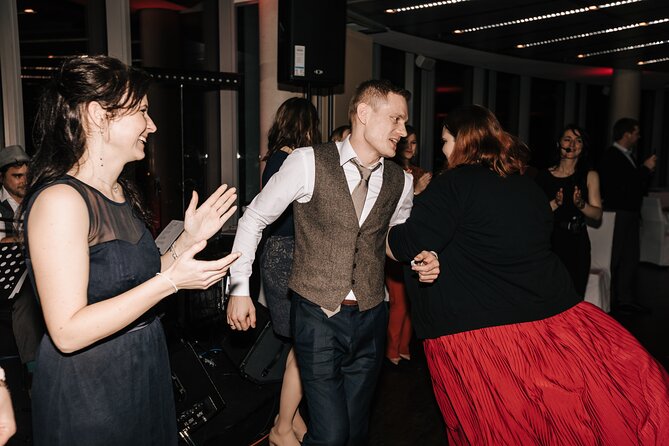 Celtic Dance Party - What happens at The Burren Inn at 7 pm
