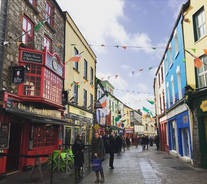 Cliffs of Moher and Galway Tour in Italian or Spanish - Galway in 90 minutes