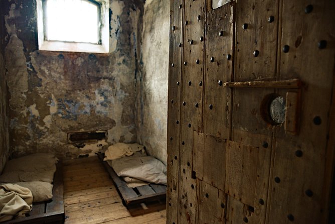 Cork City Gaol Admission Ticket with GUIDEBOOK - Walking through the cells and corridors