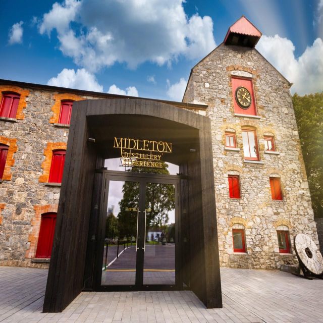 Cork: Jameson Irish Whiskey & Midleton Distillery Experience - Finishing at the bar with three whiskeys