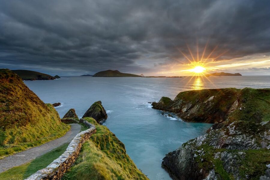 Dingle: Slea Head Sunset & Magic Hours Photo Tour - A small minibus makes the route easier