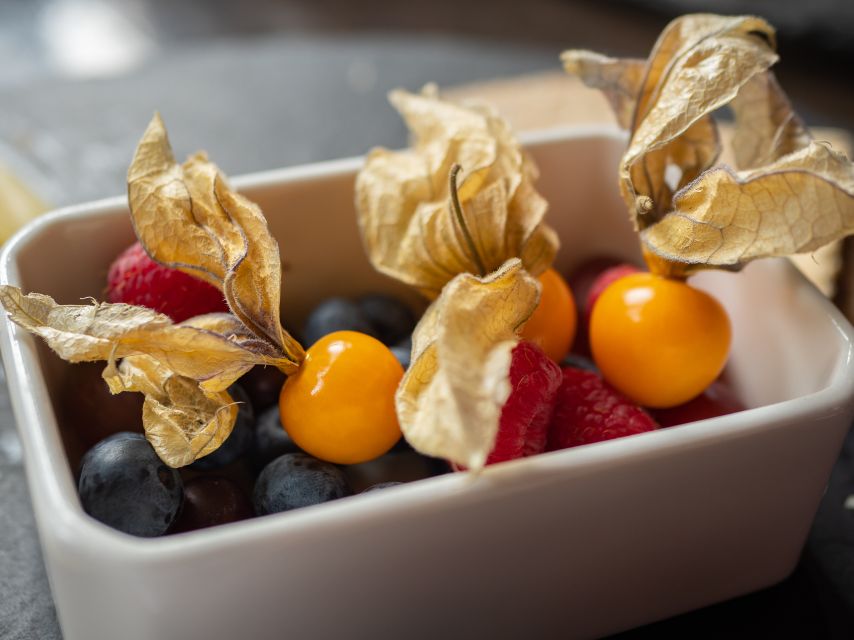Dublin: 2-Hour Premium Whiskey and Food Tasting Tour - Irish farmhouse cheese and soda bread