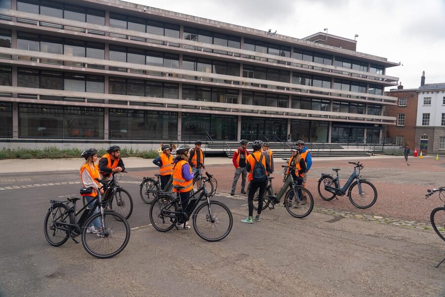Dublin: Bike & E-Bike Tour with a Local Guide - Ten minutes to get comfortable