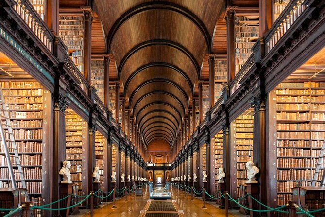 Dublin Book of Kells, Castle and Molly Malone Statue Guided Tour - Key points to know before you book