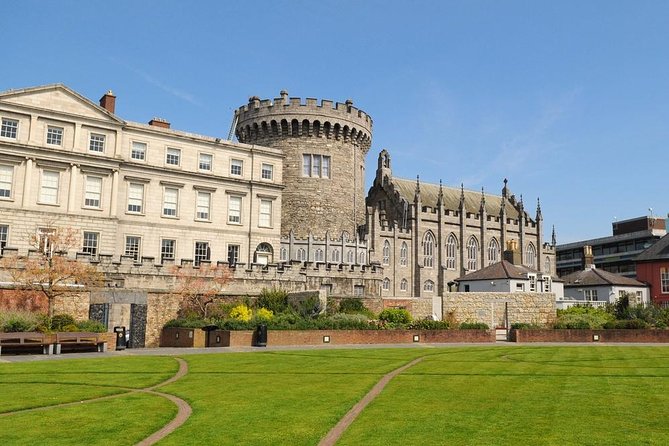 Dublin Book of Kells, Castle and Molly Malone Statue Guided Tour - The guides make the difference