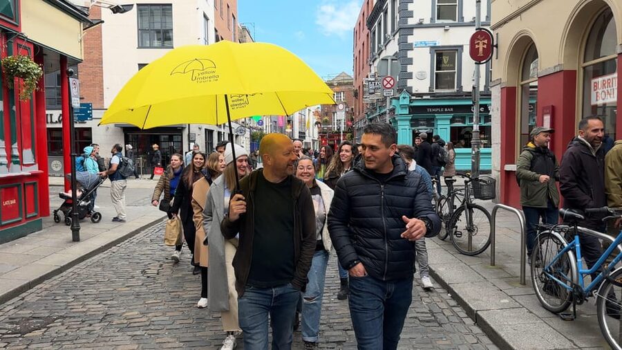Dublin: Bucket List Sights Walking Tour - Temple Bar, pubs, and the city’s social side