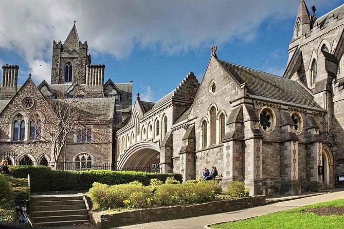 Dublin Christ Church Cathedral Admission Ticket - Entering the neo-Gothic nave