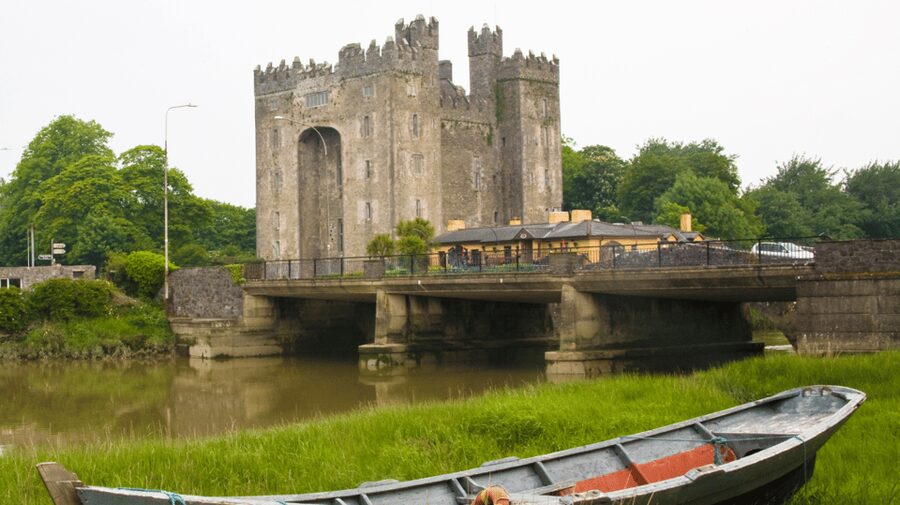 Dublin: Cliffs of Moher, Ennis, & Bunratty Castle Day Tour - Bunratty Castle and Folk Park in 105 minutes