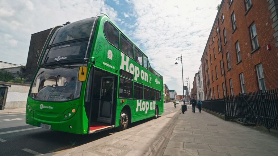 Dublin: Cruise Excursion Hop-On Hop-Off Tour & Rail Ticket - Getting your bearings on the hop-on hop-off circuit