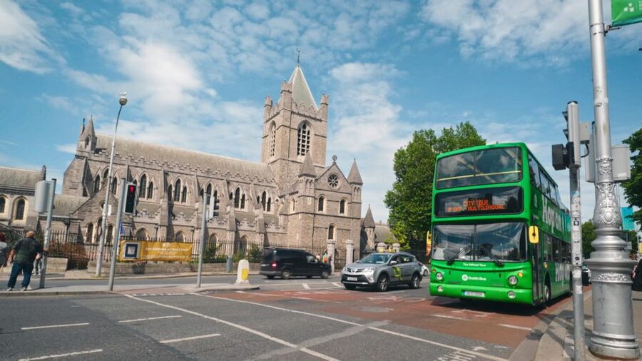 Dublin: Cruise Excursion Hop-On Hop-Off Tour & Rail Ticket - Dublin Castle, Christ Church, and the old center