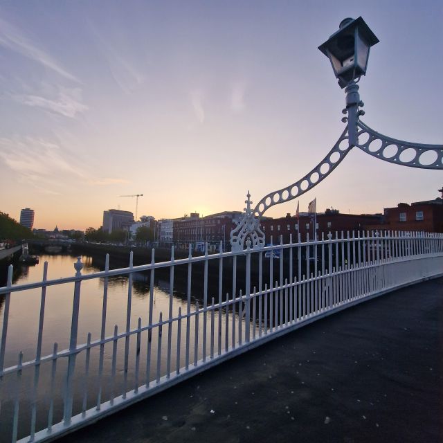 Dublin: Dublin City Highlights Private Guided Walking Tour - A three-hour walk through Dublin’s central story