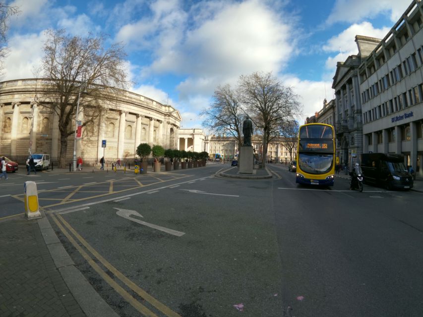 Dublin: Dublin City Highlights Private Guided Walking Tour - Hapenny Bridge and the River Liffey