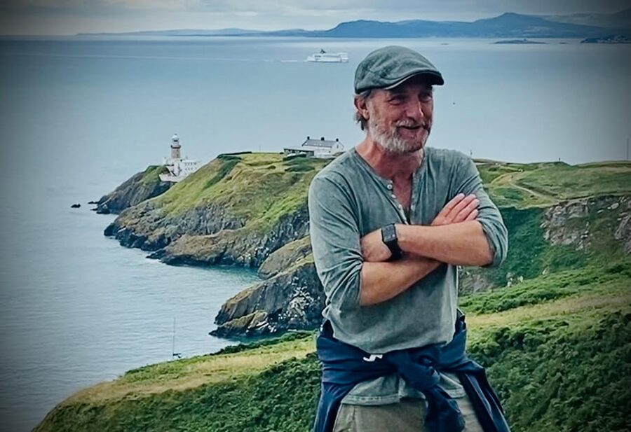 Dublin: Dublin Coastal Hike and Pints & Puppies - The climb to Howth’s cliffs