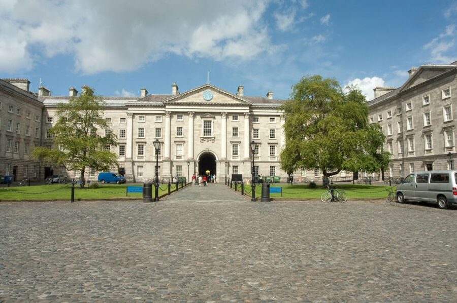 Dublin: Fast-Track Book of Kells Ticket & Dublin Castle Tour - Practical details that can save your afternoon