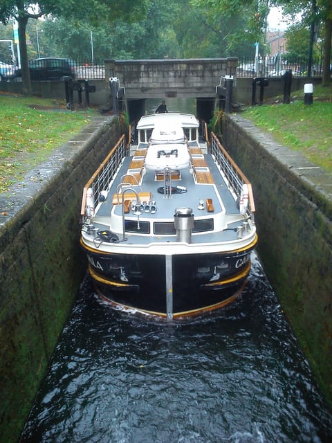 Dublin: Grand Canal Cruise with Dinner - Practical details that affect your choice