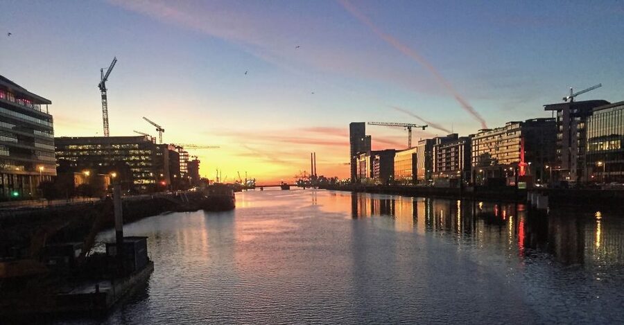 Dublin: Guided Bike & E-Bike Tour - Dublin writers, poets, painters, and unusual characters