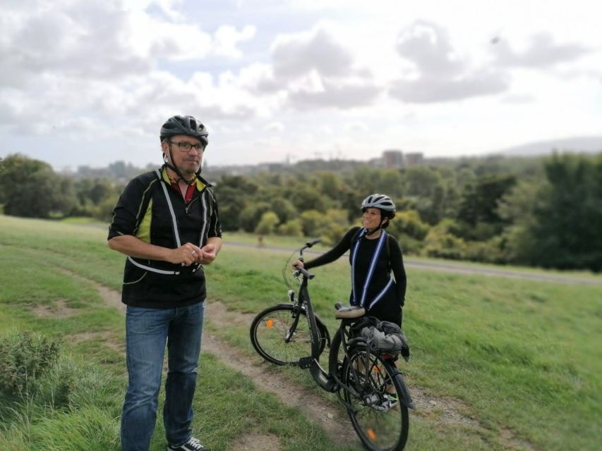 Dublin: Guided Bike & E-Bike Tour - Pubs, traditional music, and advice for later