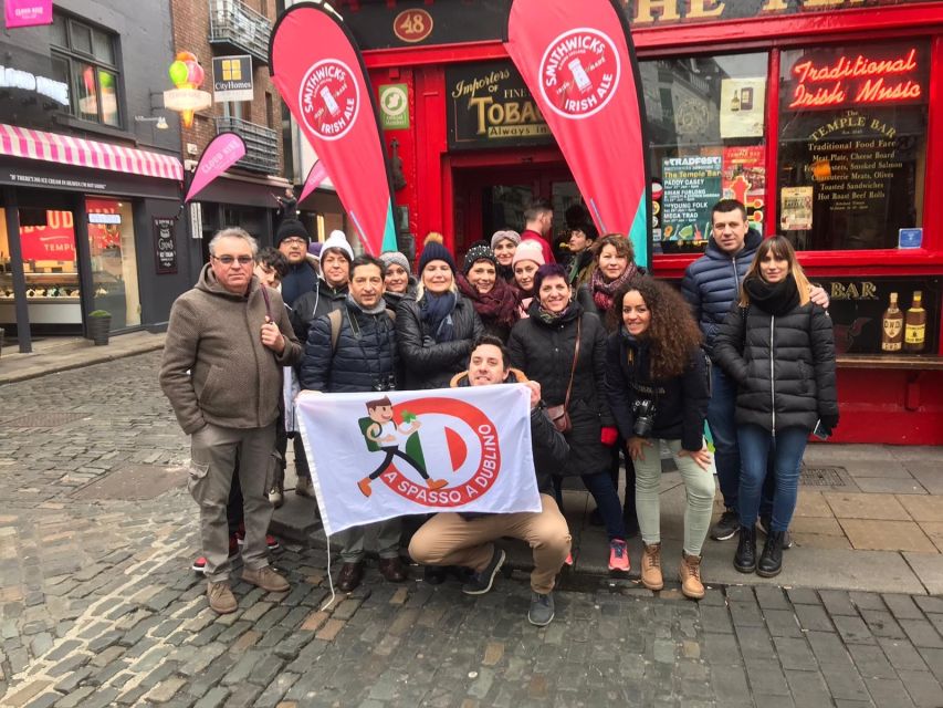 Dublin Highlights: 2.45-Hour Walking Tour in Italian - Meeting Henry Grattan near Trinity College