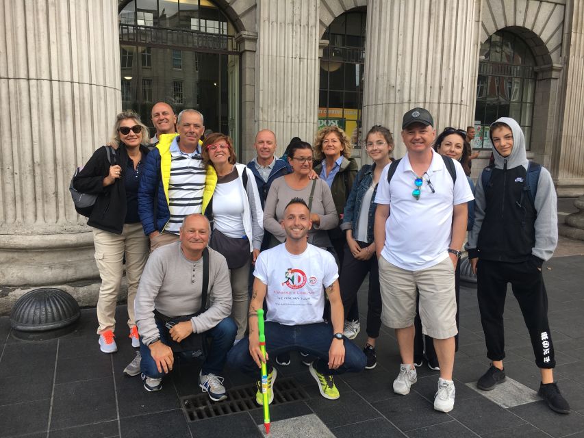 Dublin Highlights: 2.45-Hour Walking Tour in Italian - Crossing the Liffey on Ha’penny Bridge