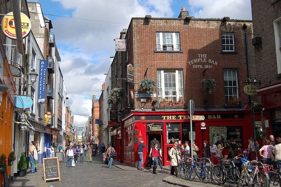 Dublin: Highlights and Hidden Corners Walking Tour - Former Parliament House and Trinity College