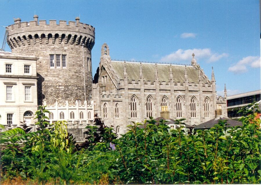 Dublin: Highlights and Hidden Corners Walking Tour - Who should book this Dublin walk