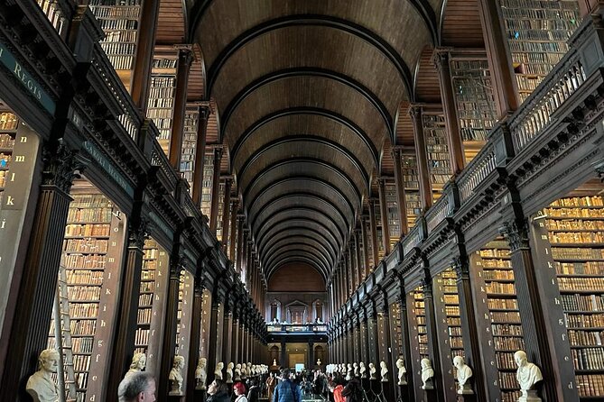 Dublin in a Day: Dublin Castle, Book of Kells, Guinness & Whiskey - Lunch is flexible, but bring your own budget