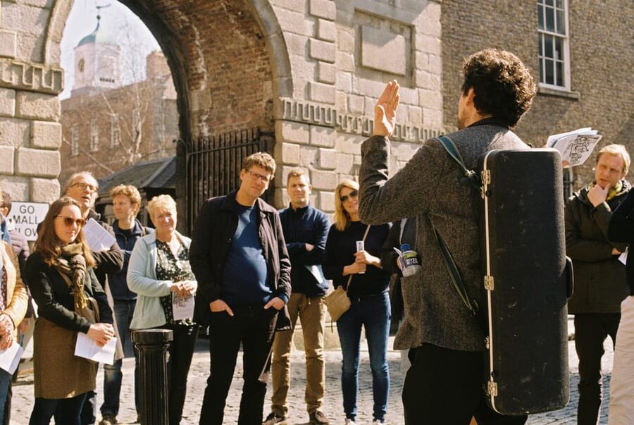 Dublin: Irish Music Walking Tour with Live Performance - Key points at a glance