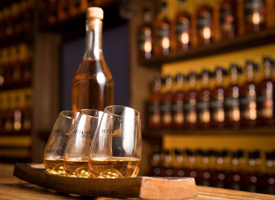 Dublin: Irish Whiskey Museum Blending Tour with Tastings - Forty-five minutes of whiskey history