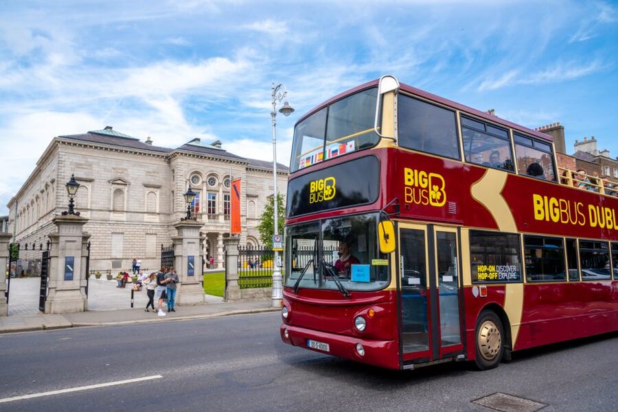 Dublin: Jameson Whiskey Distillery & Hop-on Hop-off Bus Tour - From Trinity College to St. Stephen’s Green