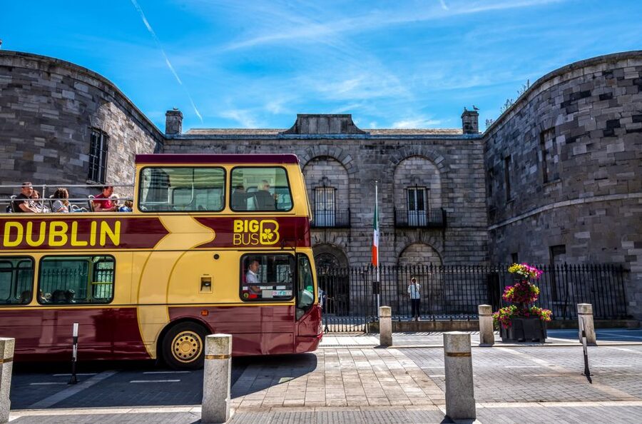 Dublin: Jameson Whiskey Distillery & Hop-on Hop-off Bus Tour - Phoenix Park and the National Museum