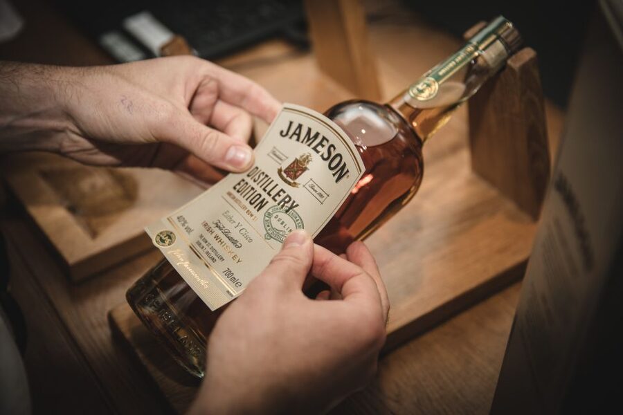 Dublin: Jameson Whiskey Distillery Tour with Tastings - How Irish whiskey is explained