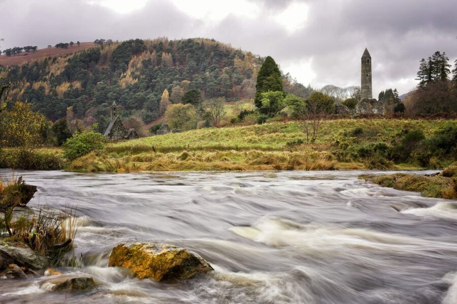 Dublin: Kilkenny, Wicklow & Glendalough Tour & Sheepdog Show - Guides, commentary, and the feel of the day