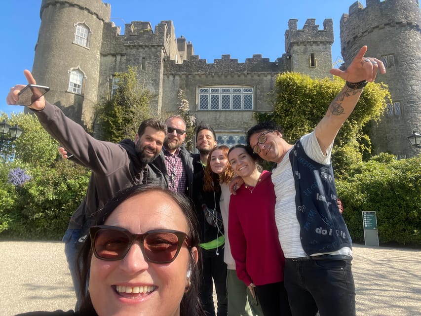 DUBLIN: Malahide castle and Howth MULTILINGUAL full day tour - Audio guidance and multilingual support