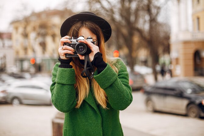 Dublin: Personal Photographer- Travel Photography Experience - The Ha’penny Bridge links the route together