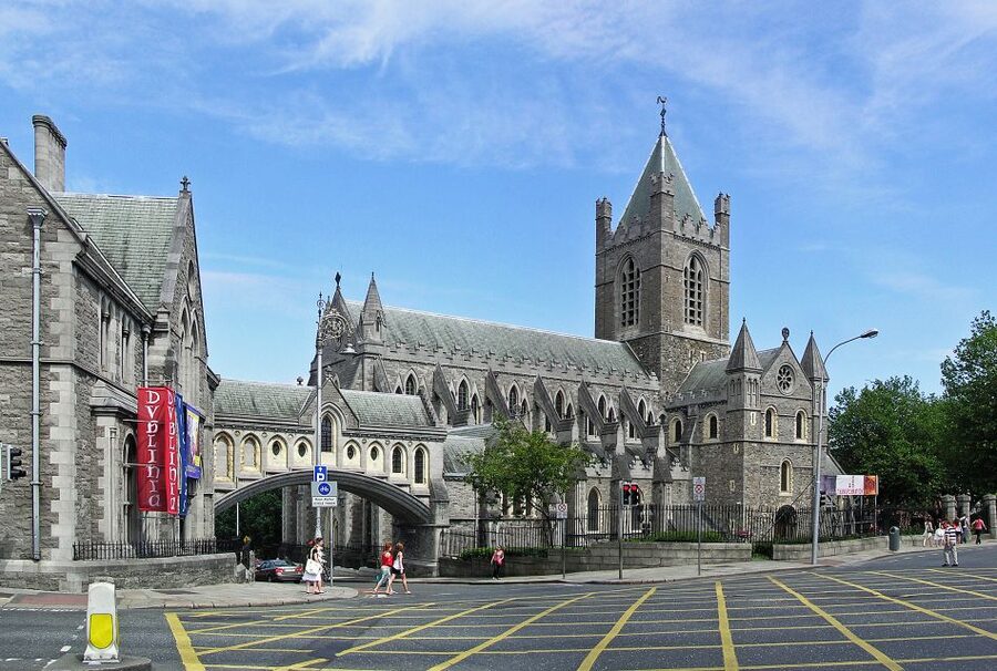 Dublin: Private Tour of City Monuments in Spanish - A route that lets you control the day