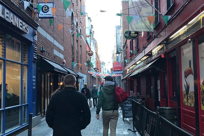 Dublin's Best Kept Secrets Tour - St Stephen’s Green and the first surprises