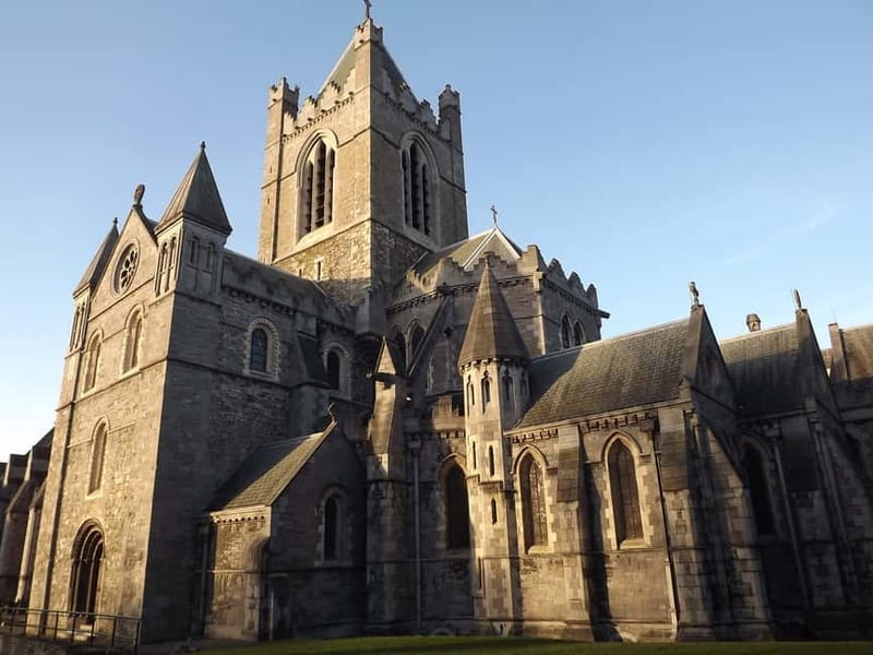 Dublin: Sightseeing Walking Tour in German - Key points to know before booking