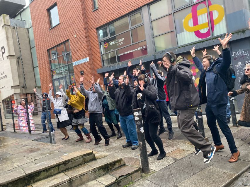 Dublin: Silent Disco Walking Tour - How the music and dance moves work