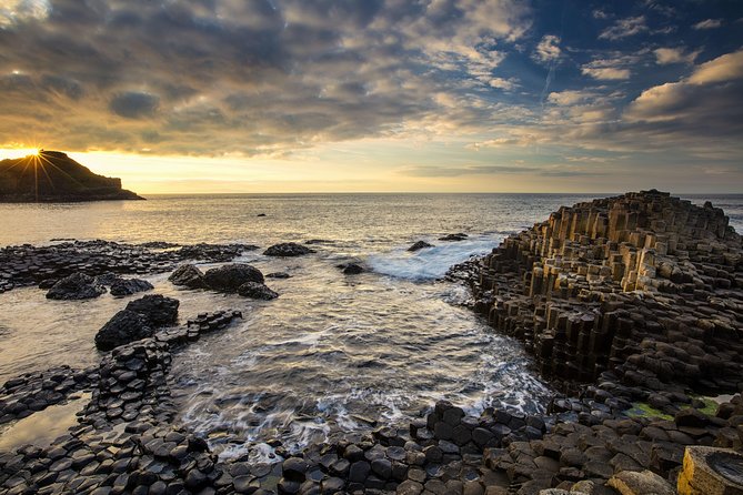 Dublin to Dunluce Castle, Giant's Causeway, Dark Hedges & Belfast - Belfast City Hall: a fast look at a complicated city