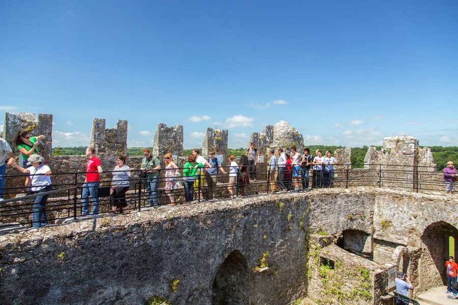 From Dublin: Blarney, Rock of Cashel and Cahir Castles Tour - How to prepare for a 12-hour day