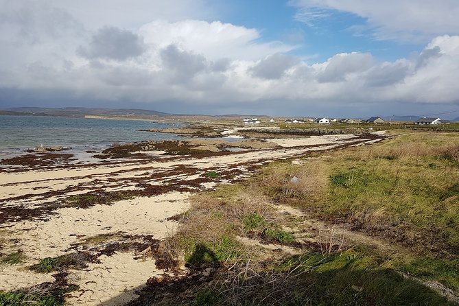 From Galway: Guided tour of Connemara with 3 hour stop in Kylemore Abbey - Lough Inagh, Recess, and the return journey