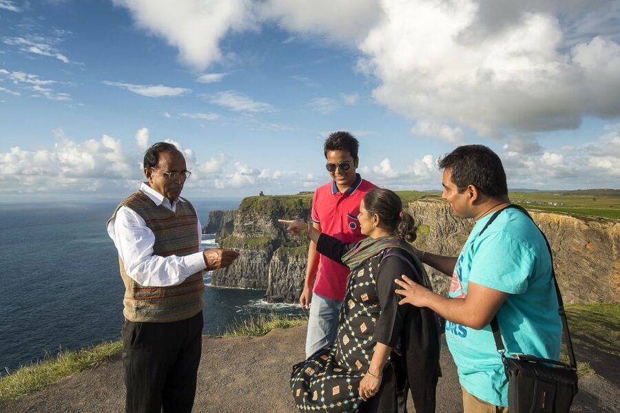 From Limerick: Full-Day Guided Tour of Cliffs of Moher - Lunch in Doolin or Liscannor