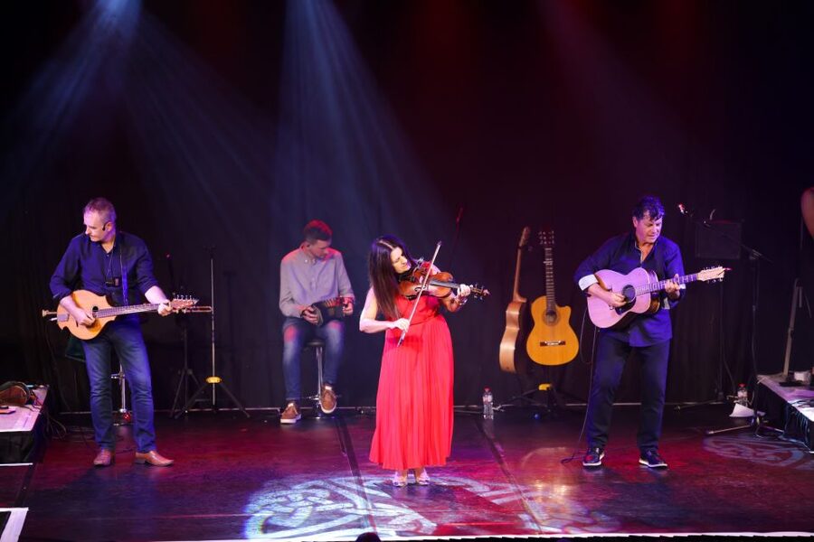 Galway: Trad on the Prom Ticket with Irish Music and Dancing - The dancers bring the big theatre moment