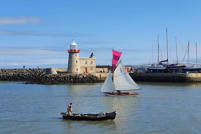Howth Coastal Half-Day Bus Tour from Dublin with Live Guide - Guides, commentary, and the group experience