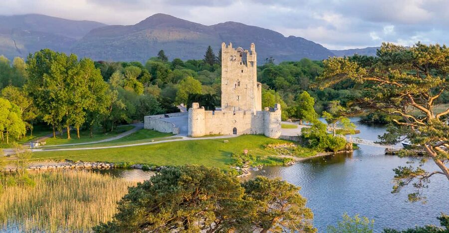 Killarney: Gap of Dunloe Pony, Trap & Traditional Boat Tour - Starting at Ross Castle at 10:10